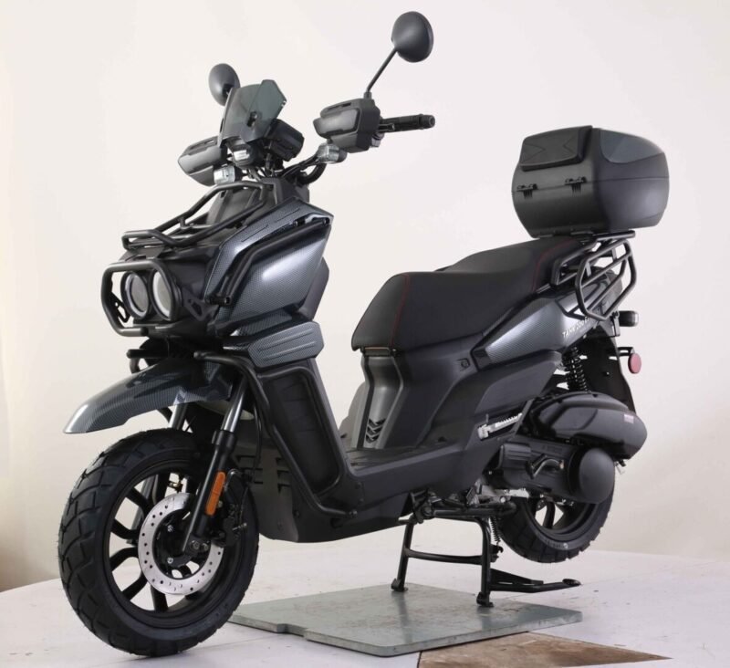 Vitacci Tank 200 EFI Matt Edition Scooter, 4-Stroke, Single Cylinder, Air-Cooled, 13-Inch Aluminum Rims For Sale - Image 2