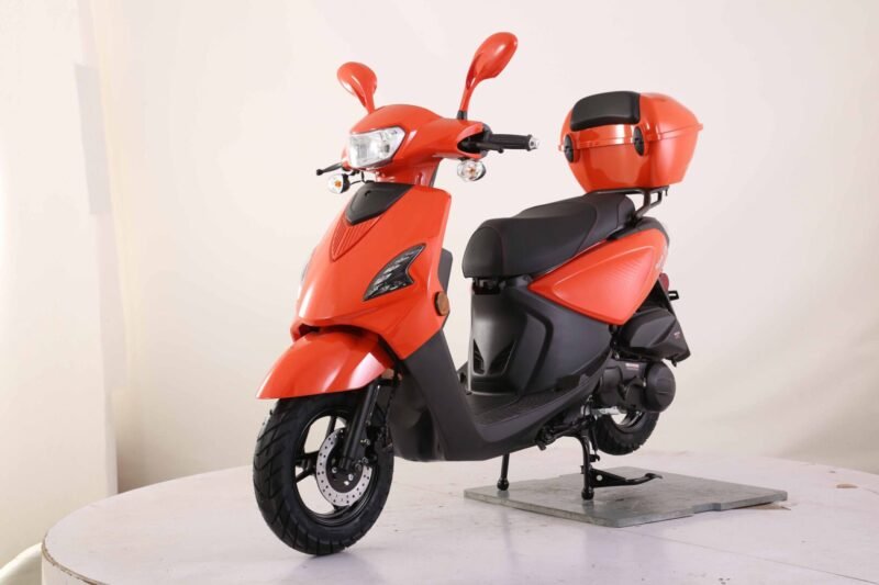 Vitacci Vogue 150cc Scooter, 4-Stroke, Single Cylinder, Air-Cooled, 10” Aluminum Rims For Sale - Image 4