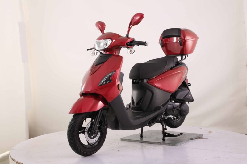 Vitacci Vogue 150cc Scooter, 4-Stroke, Single Cylinder, Air-Cooled, 10” Aluminum Rims For Sale - Image 2