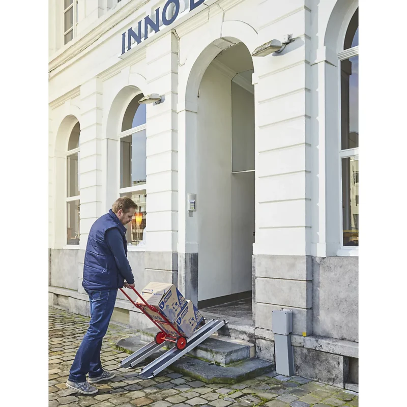 Loading ramp with anti-slip coating – Mottez For Sale - Image 2