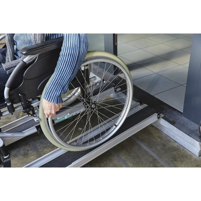 Loading ramp with anti-slip coating – Mottez For Sale - Image 8