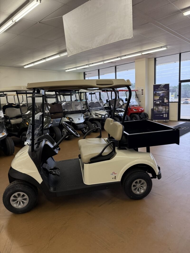 2025 E-Z-GO Valor For Sale - Image 2